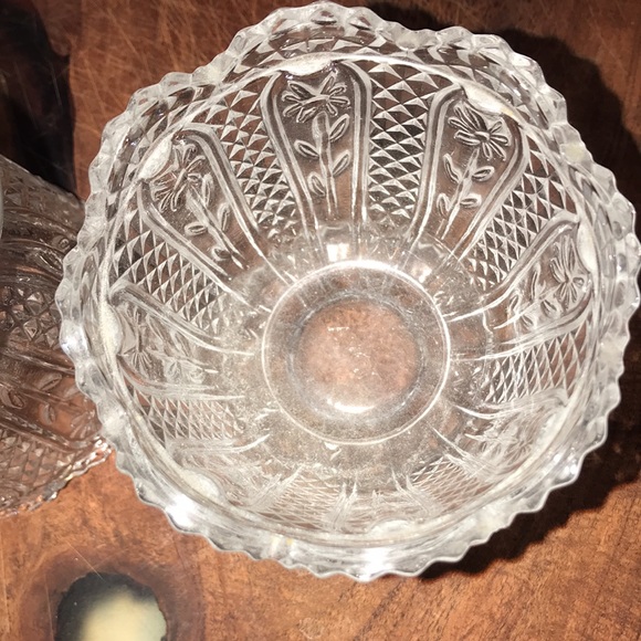 Set of 2 Avon vintage flower crystal goblets - Picture 4 of 11